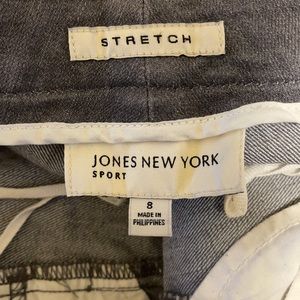 Straight leg STRETCH jeans.